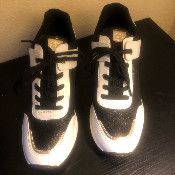 Stylish Michael Kors Liv sporty sneakers size 8 - Picture 1 of 11